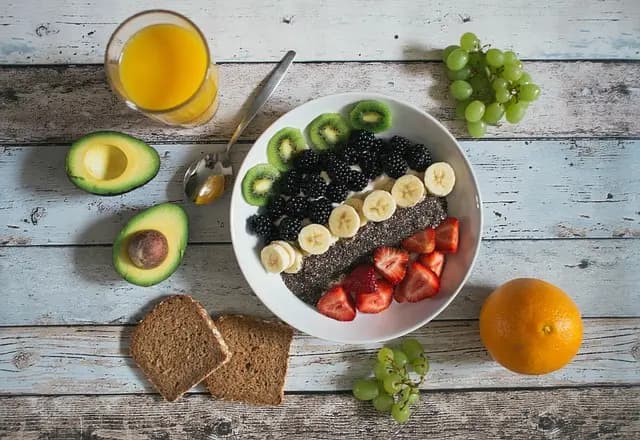 Cómo la Alimentación Afecta tu Bienestar Emocional