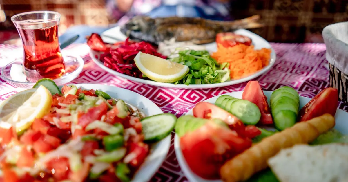 Cómo la Alimentación Afecta Tu Bienestar Emocional