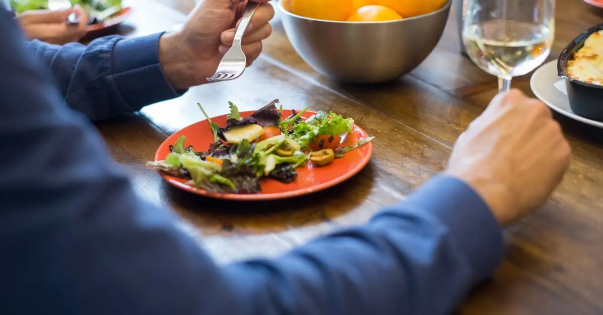 Cómo la Alimentación Consciente Mejora Tu Bienestar Emocional