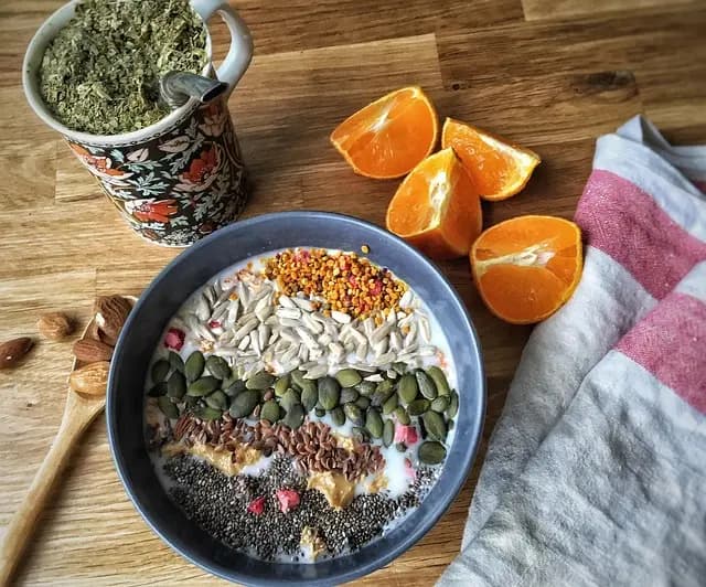 Cómo la Alimentación Afecta Tu Bienestar Mental y Emocional